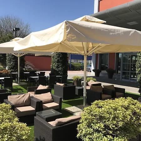 First Malpensa Otel Case Nuove (Lombardy)